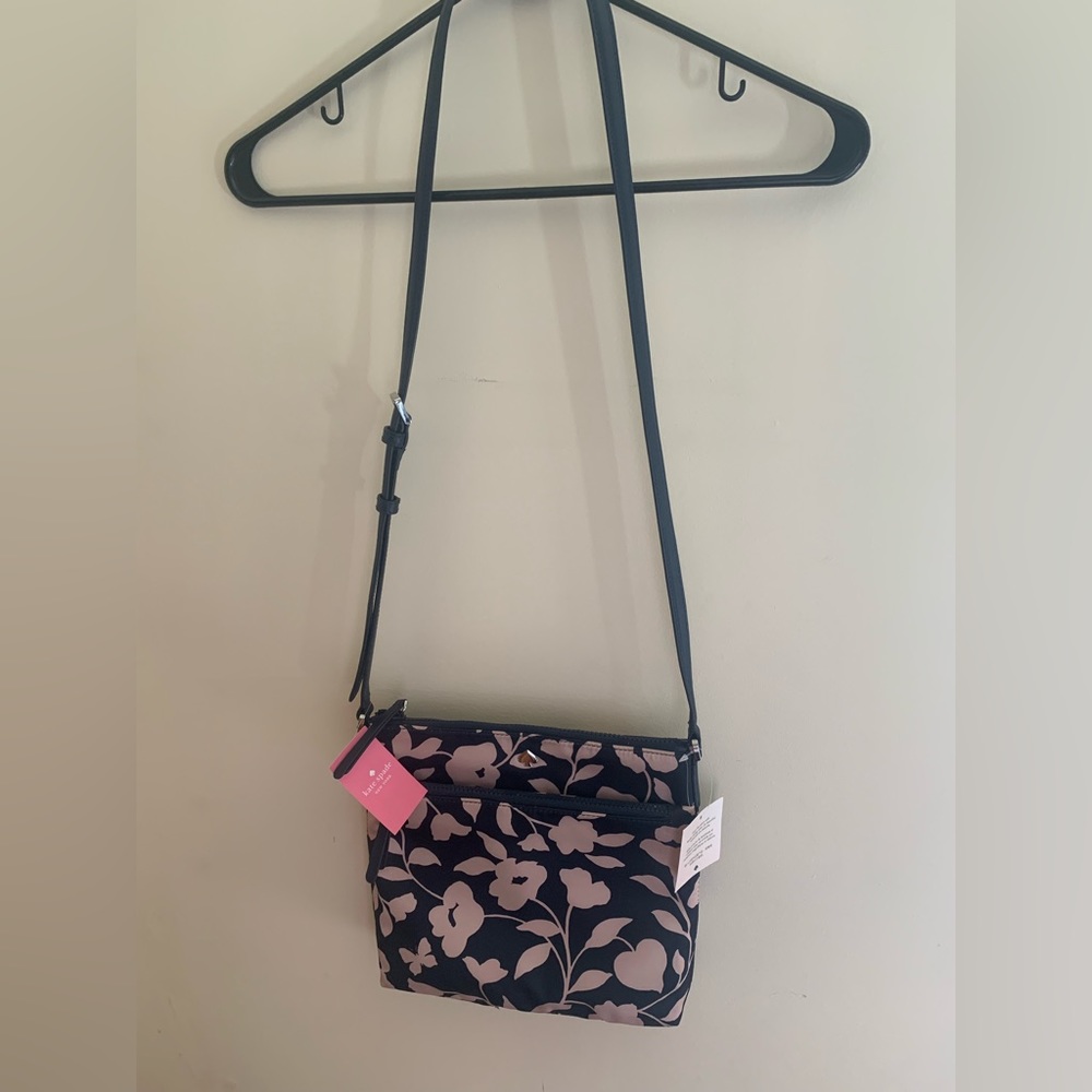 Kate Spade-NWT-Jae Garden Vine Flat Crossbody-Ngtcapmulti color